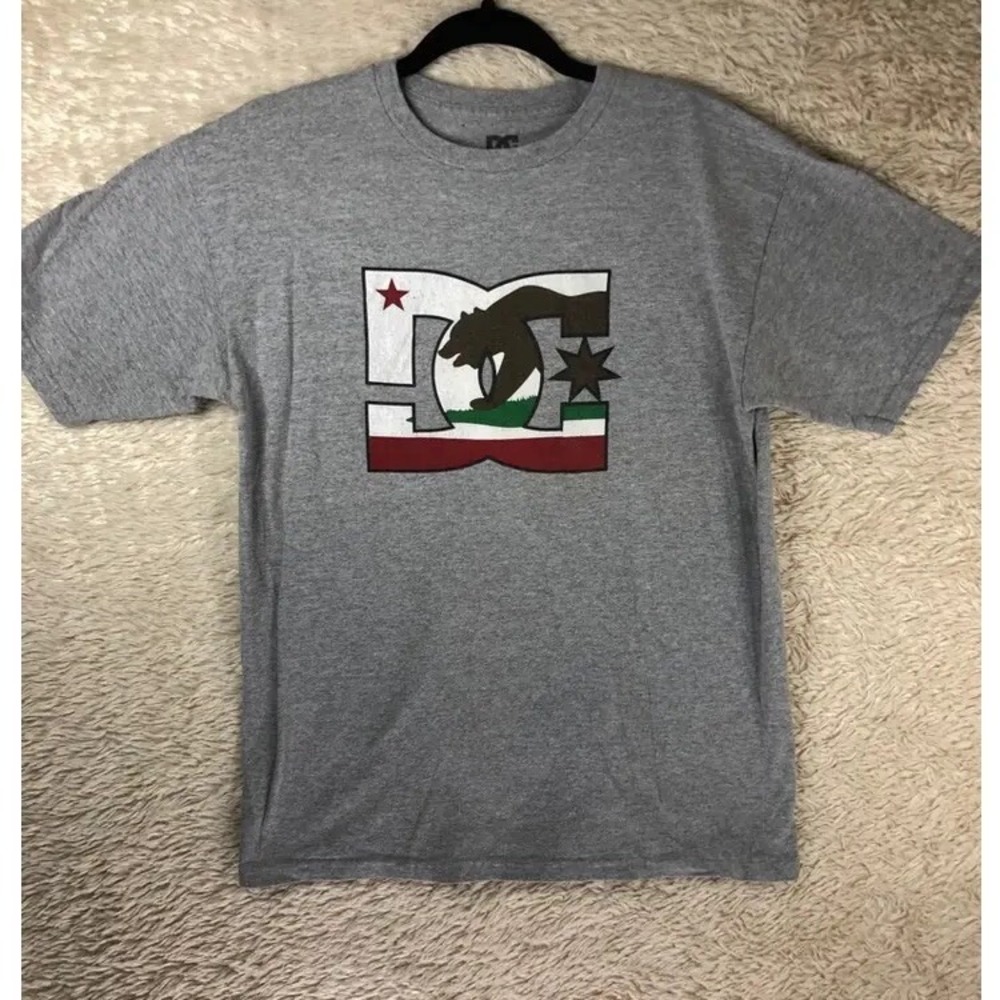DC Star Boys Graphic T-Shirt Gray Heathered California Republic Flag Crew Neck M